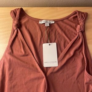 Green Envelope Women's Terracotta Tank Top